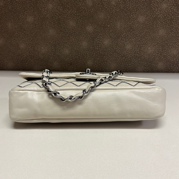 🔥🔥🔥Authentic Chanel Single Flap Leather Shoulder Bag - Picture 5 of 16